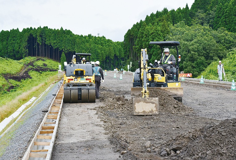 【グラビア】23年度開通へ工事大詰め・・・九州中央自動車道（嘉島ＪＣＴ～矢部）